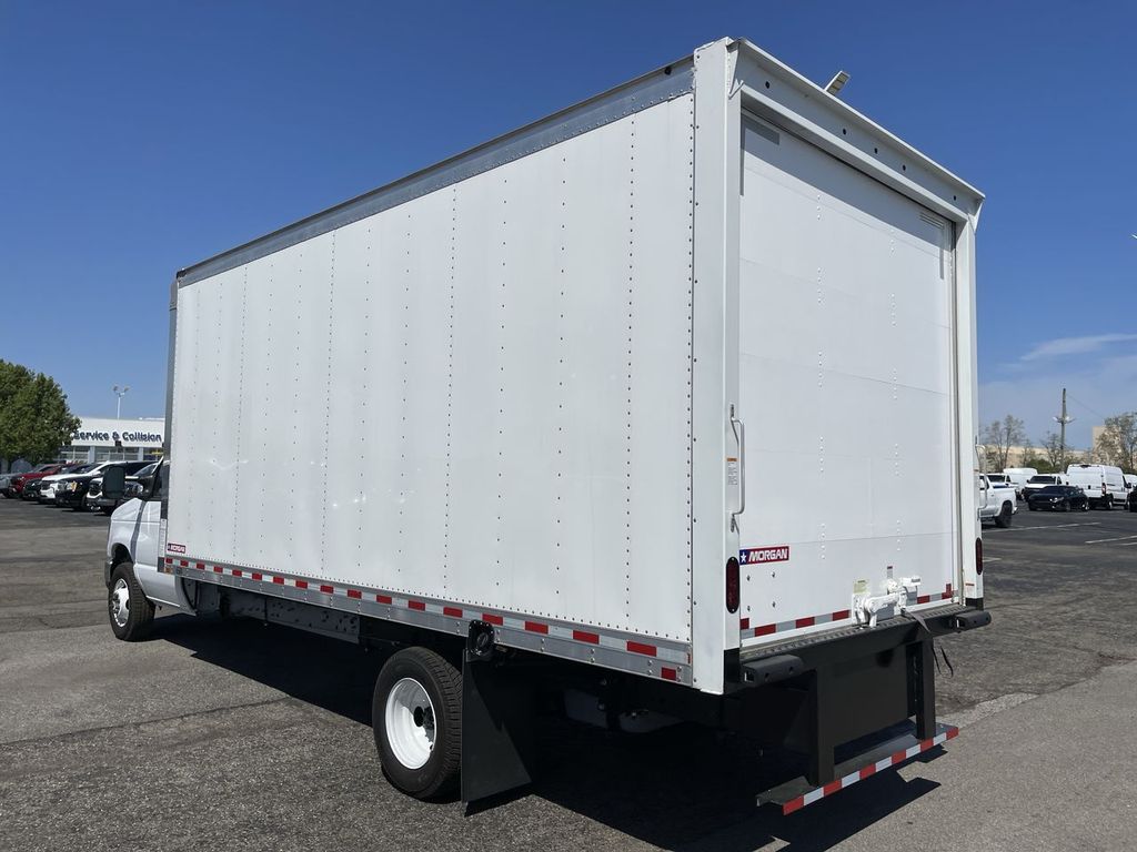 Used 2026 Ford E-450 - photo 5