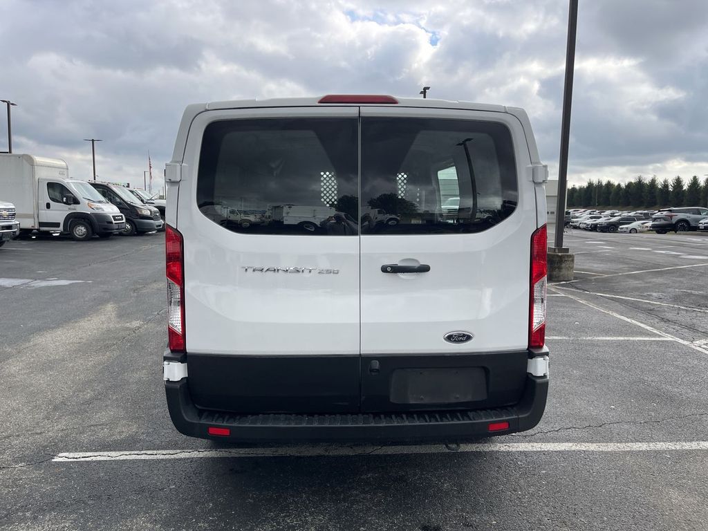 Used 2023 Ford Transit 250 - photo 5