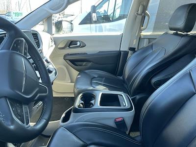 Used 2023 Chrysler Pacifica - photo 1