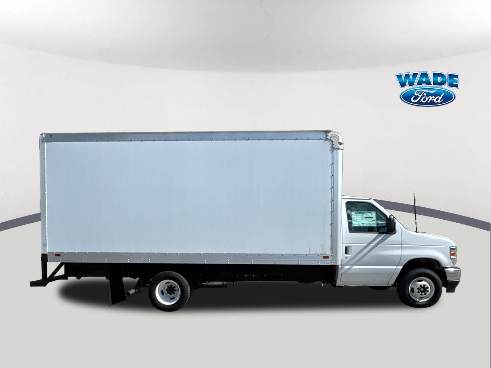 New 2025 Ford E-450 - photo 7