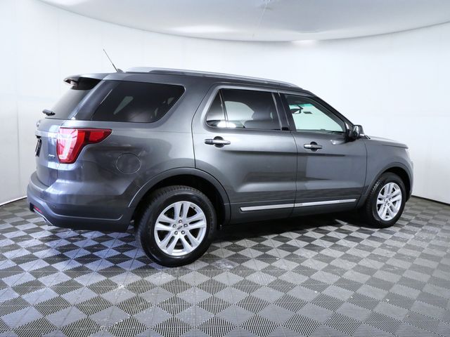 Used 2018 Ford Explorer - photo 2