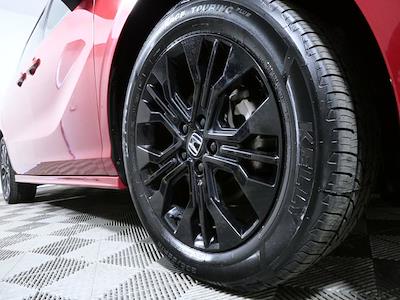 Used 2025 Honda Odyssey - photo 2