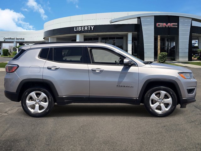 Used 2018 Jeep Compass - photo 2