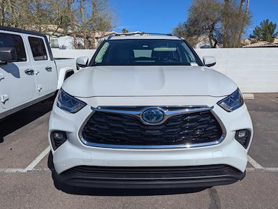 Used 2022 Toyota Highlander - photo 1