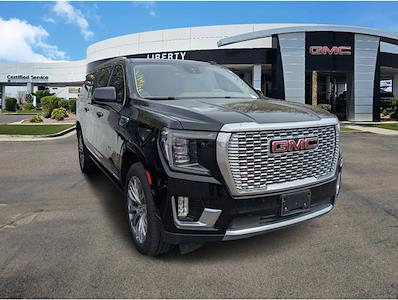 Used 2023 GMC Yukon XL - photo 1