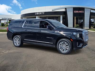 Used 2022 GMC Yukon XL - photo 1