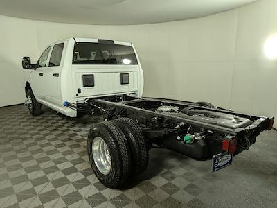 2025 Ram 3500 Crew Cab DRW 4x4 Cab Chassis for sale #C561164 - photo 2