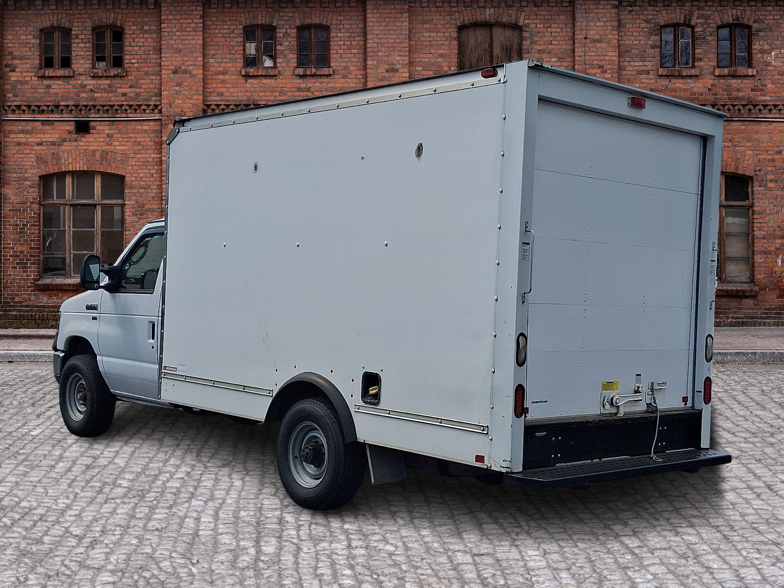 Used 2016 Ford E-350 - photo 5