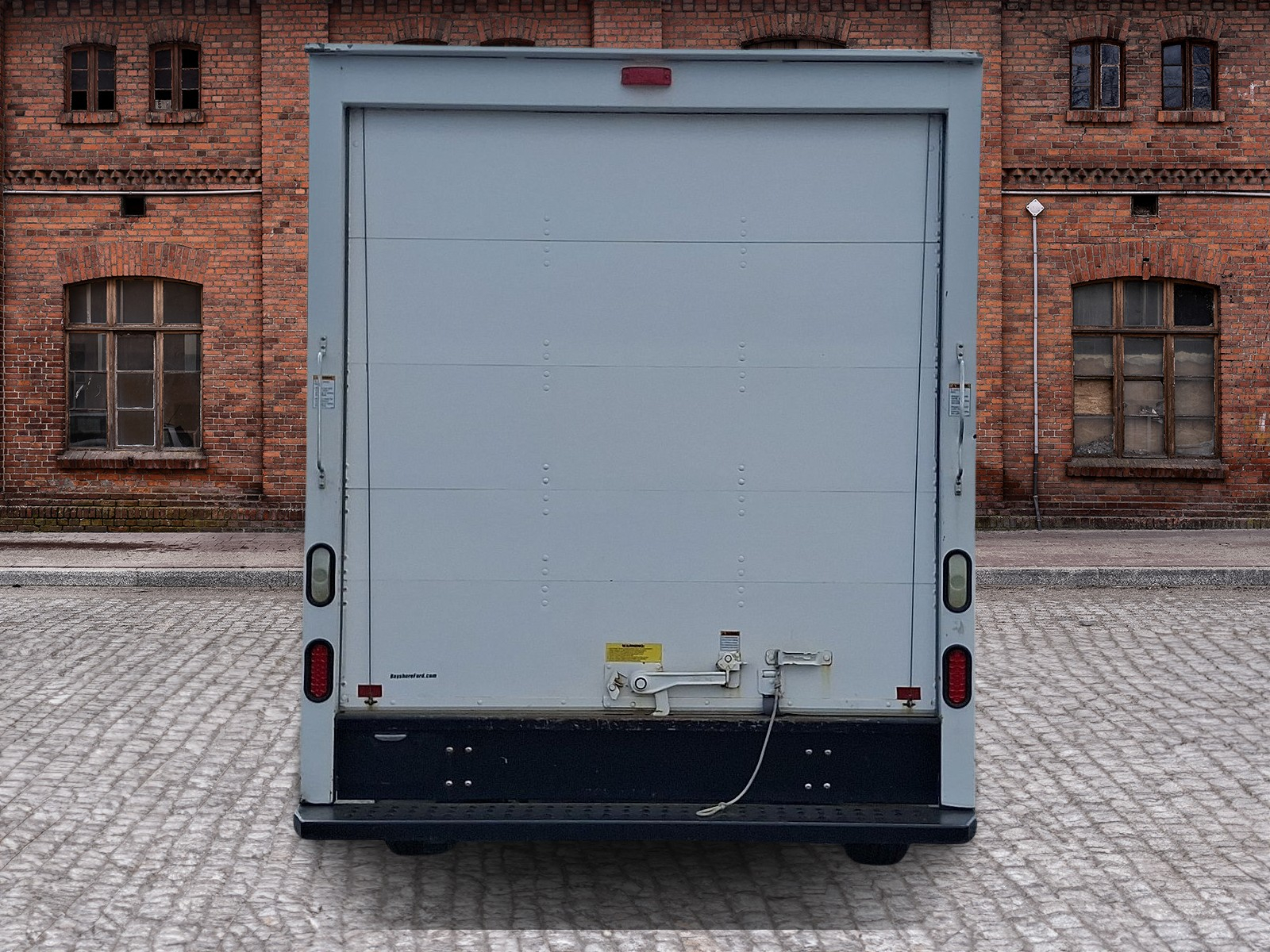 Used 2016 Ford E-350 - photo 9