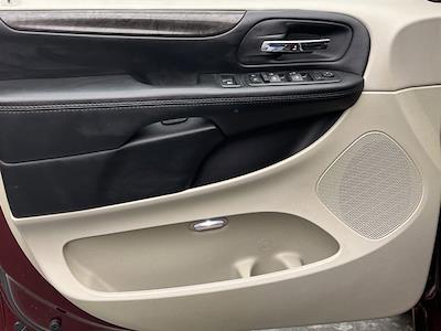 Used 2019 Dodge Grand Caravan SE Minivan for sale #26C263A - photo 2