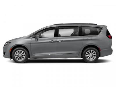 Used 2018 Chrysler Pacifica - photo 1