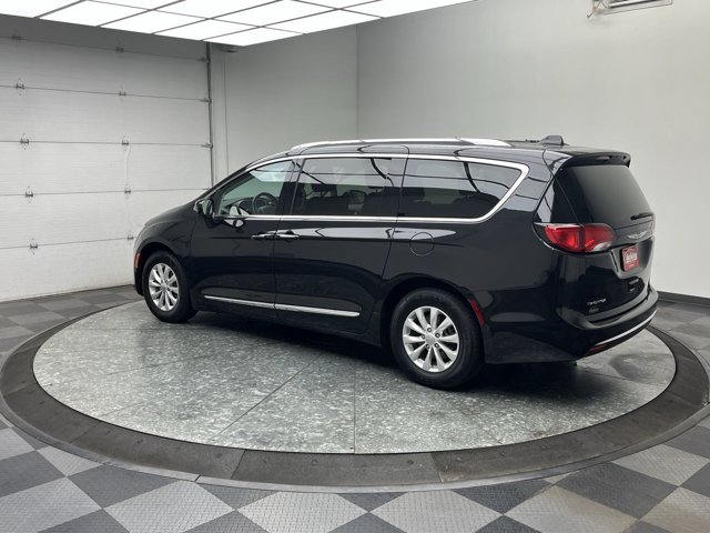 Used 2019 Chrysler Pacifica - photo 2