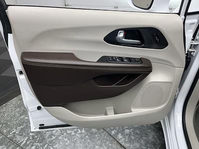 2021 Chrysler Pacifica FWD Minivan for sale #T8140 - photo 1