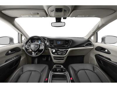 Used 2018 Chrysler Pacifica - photo 1