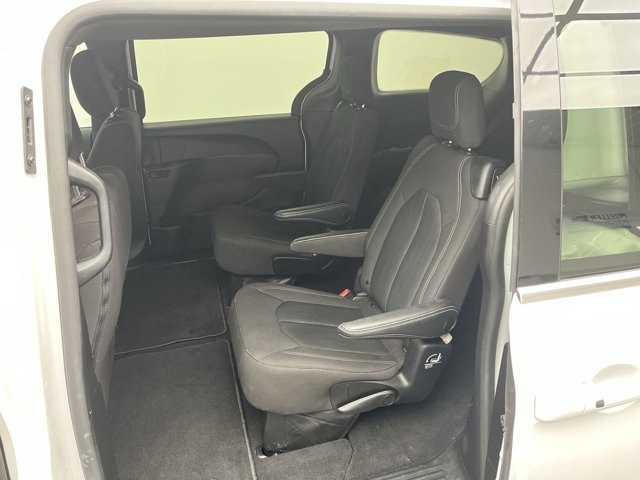 Used 2023 Chrysler Pacifica - photo 8