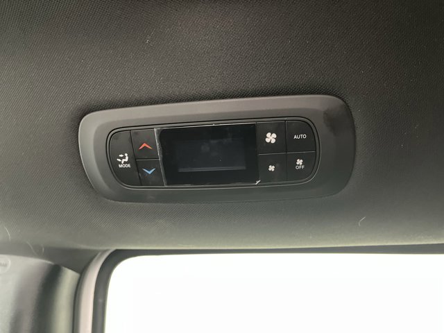 Used 2023 Chrysler Pacifica - photo 9