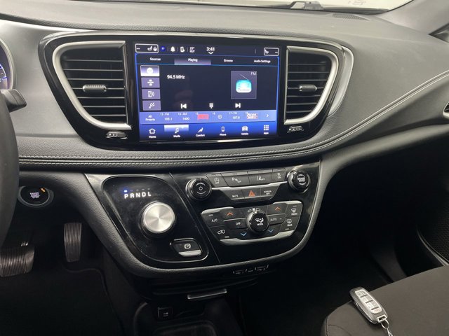 Used 2023 Chrysler Pacifica - photo 14