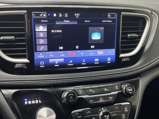 Used 2023 Chrysler Pacifica - photo 15