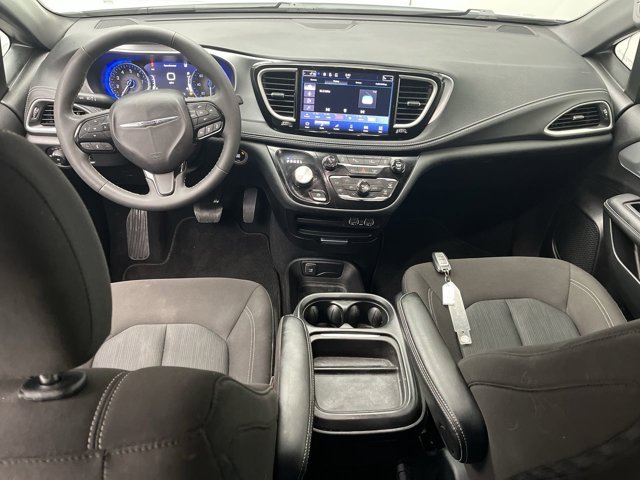 Used 2023 Chrysler Pacifica - photo 41