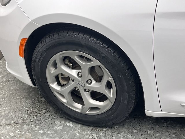 Used 2023 Chrysler Pacifica - photo 32