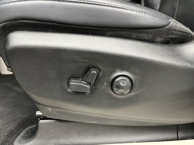 Used 2024 Chrysler Pacifica - photo 12