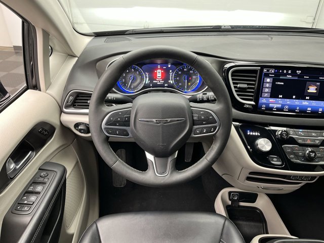 Used 2024 Chrysler Pacifica - photo 16