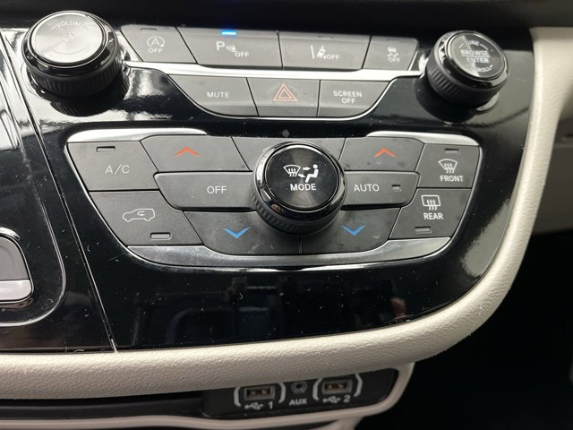 Used 2024 Chrysler Pacifica - photo 24
