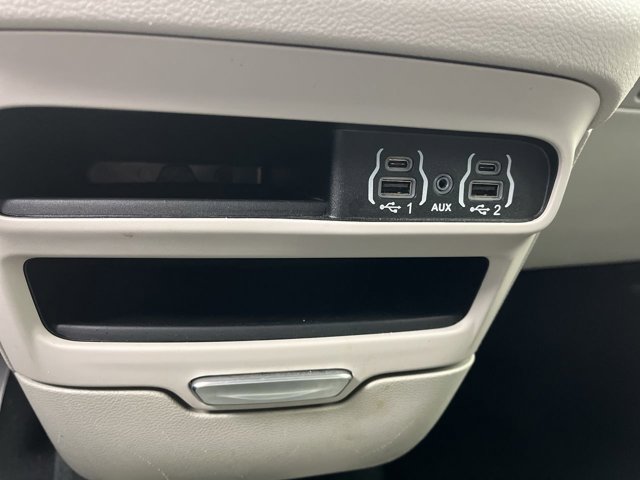 Used 2024 Chrysler Pacifica - photo 27
