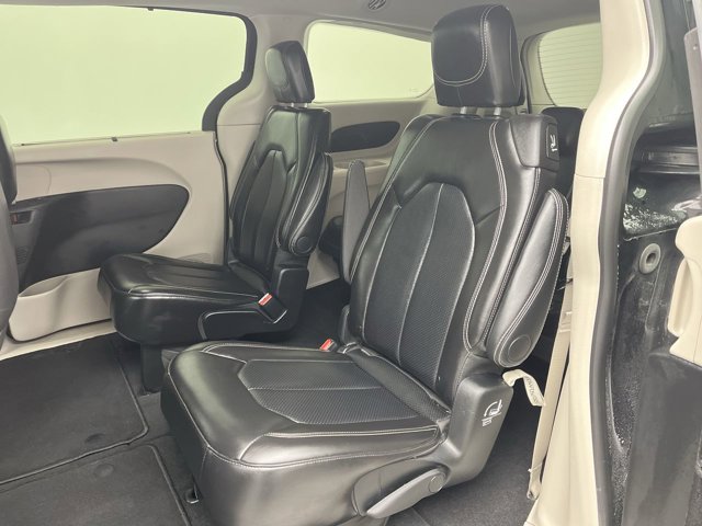 Used 2024 Chrysler Pacifica - photo 7