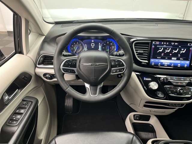 Used 2024 Chrysler Pacifica - photo 10