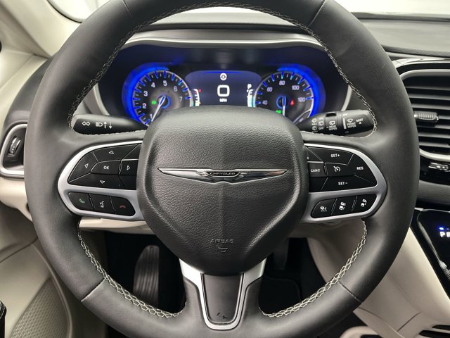 Used 2024 Chrysler Pacifica - photo 11