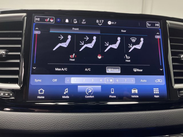 Used 2024 Chrysler Pacifica - photo 16