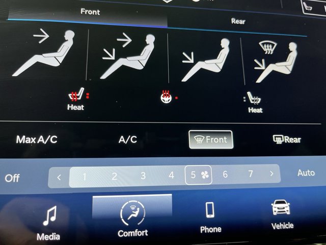 Used 2024 Chrysler Pacifica - photo 19