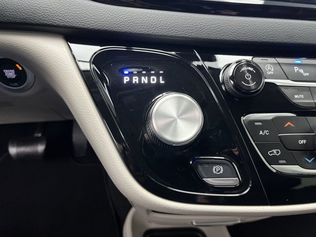 Used 2024 Chrysler Pacifica - photo 22