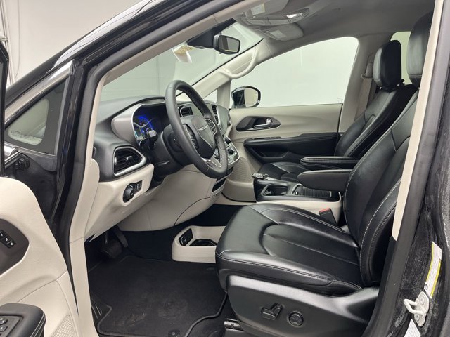 Used 2024 Chrysler Pacifica - photo 40
