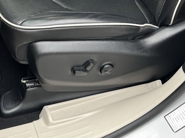 Used 2024 Chrysler Pacifica - photo 10