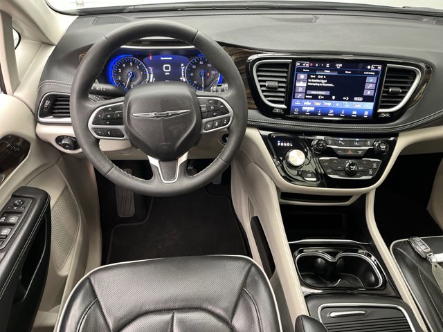 Used 2024 Chrysler Pacifica - photo 14