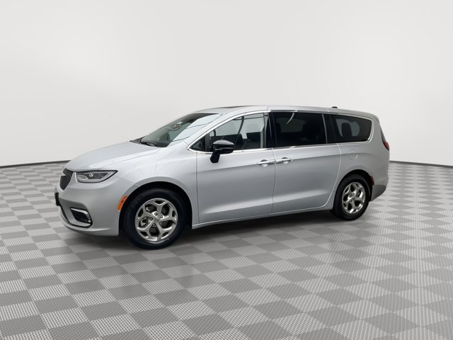 Used 2024 Chrysler Pacifica - photo 38