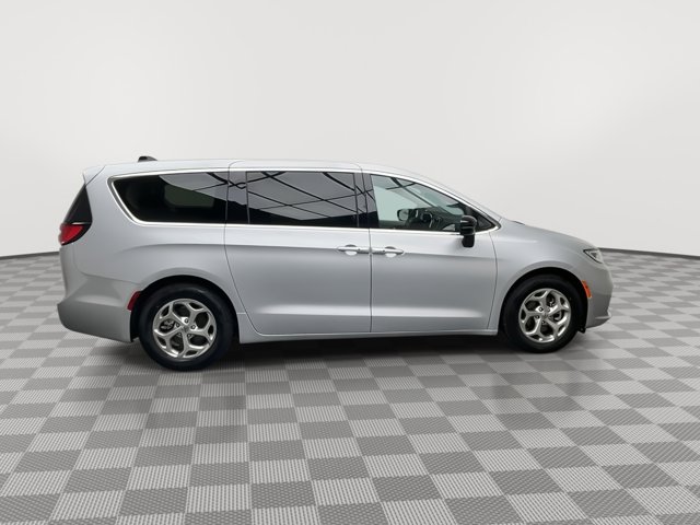 Used 2024 Chrysler Pacifica - photo 42