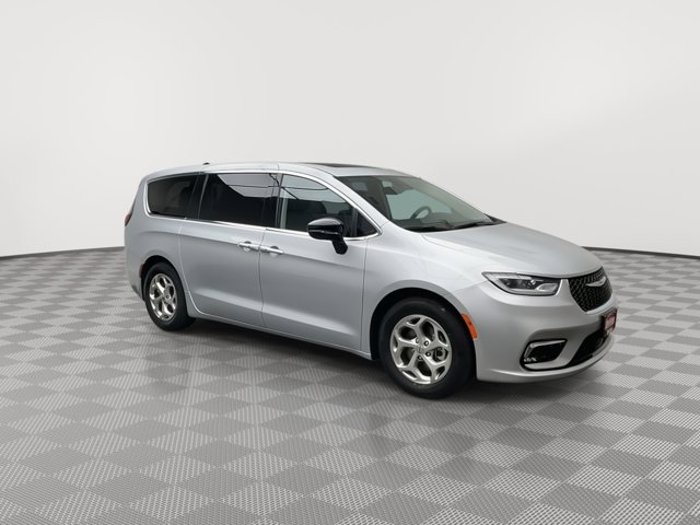 Used 2024 Chrysler Pacifica - photo 43