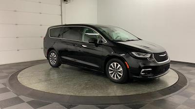 Used 2022 Chrysler Pacifica Hybrid Touring L Minivan for sale #T8488A - photo 2