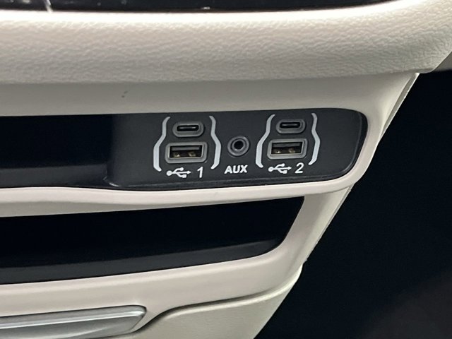 Used 2024 Chrysler Pacifica - photo 27