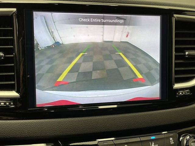 Used 2024 Chrysler Pacifica - photo 8