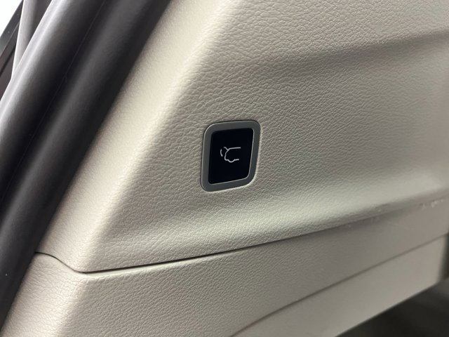 Used 2024 Chrysler Pacifica - photo 33
