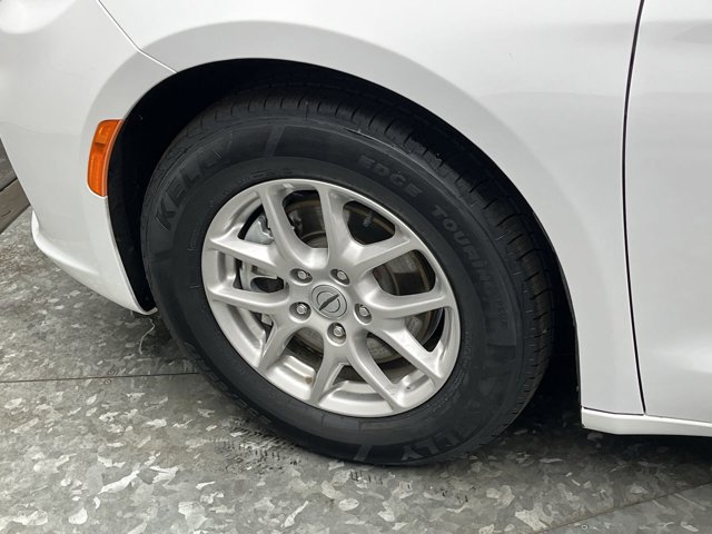 Used 2024 Chrysler Pacifica - photo 34