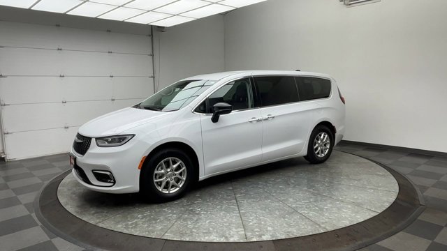 Used 2024 Chrysler Pacifica - photo 37