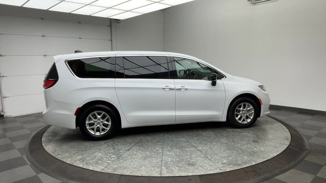 Used 2024 Chrysler Pacifica - photo 40