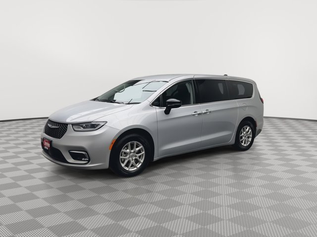 Used 2024 Chrysler Pacifica - photo 37