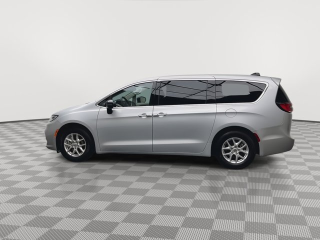Used 2024 Chrysler Pacifica - photo 38
