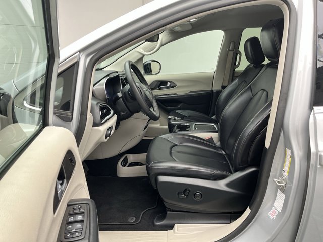 Used 2024 Chrysler Pacifica - photo 6